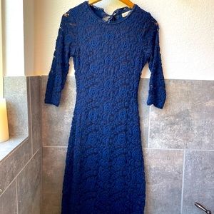 Lulu’s Black Swan Tinsel Navy Blue Lace Midi Dress